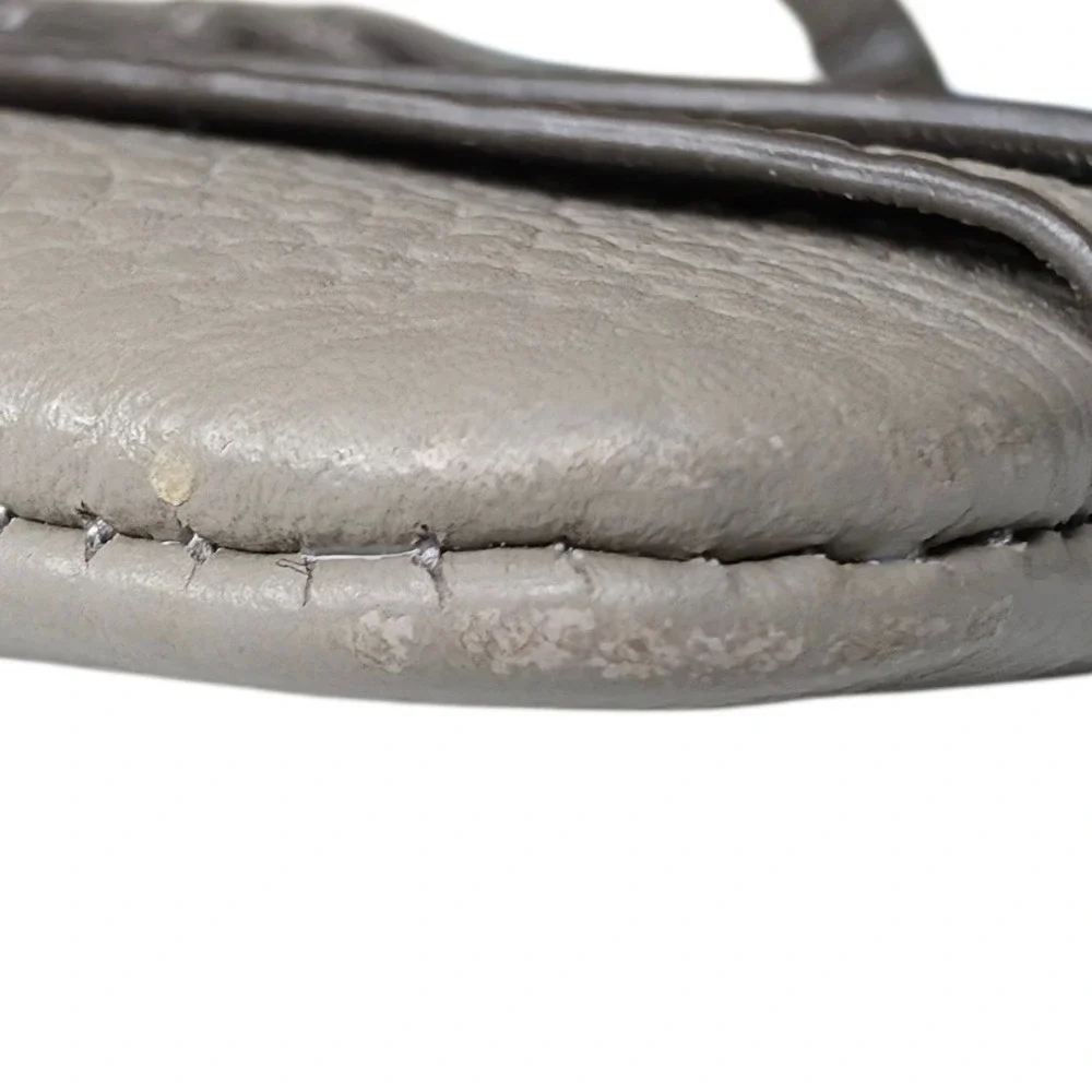 Tory Burch Perry Bombé Wristlet Grey Heron Pebbled Leather Zip Pouch Wristlet‎